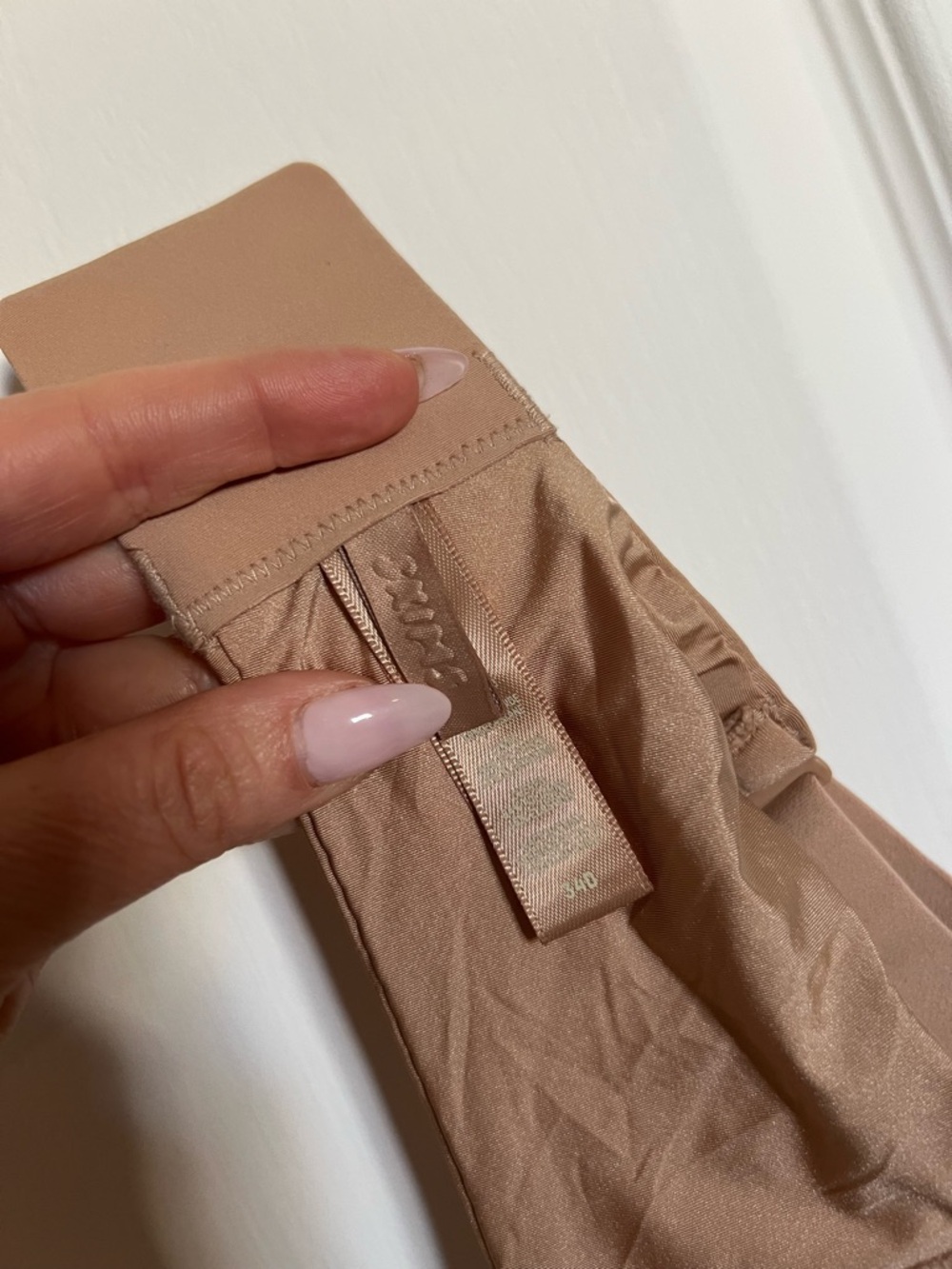 Skims Seamless Nude Wireless Push Up Bra - Smooth Support View 3